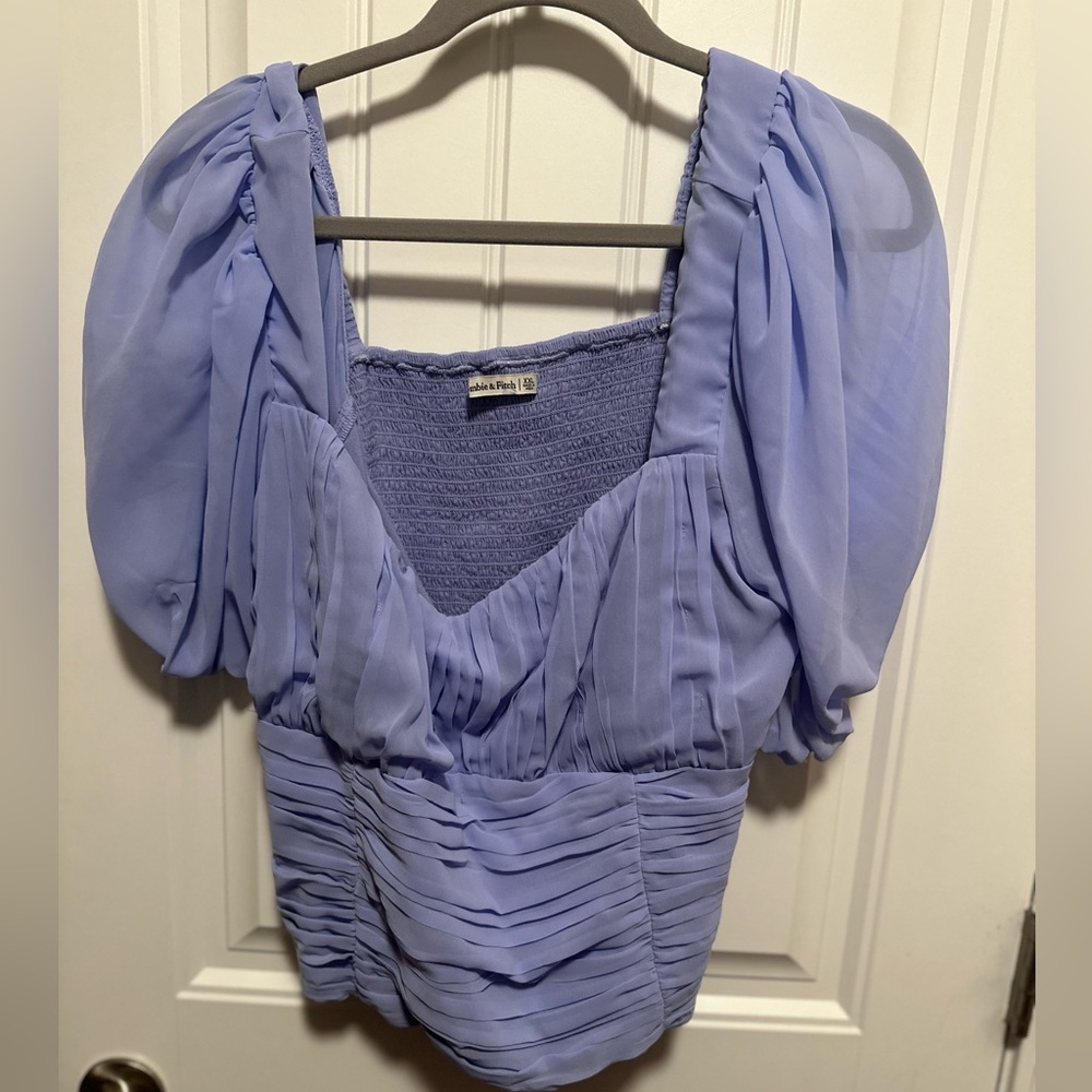 Abercrombie & Fitch Ruched puff sleeve top